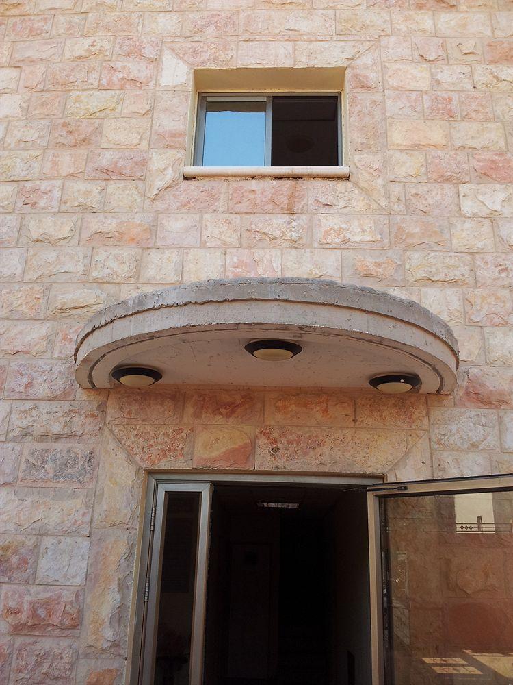 Faulty Towers Hotel Eilat Exterior photo