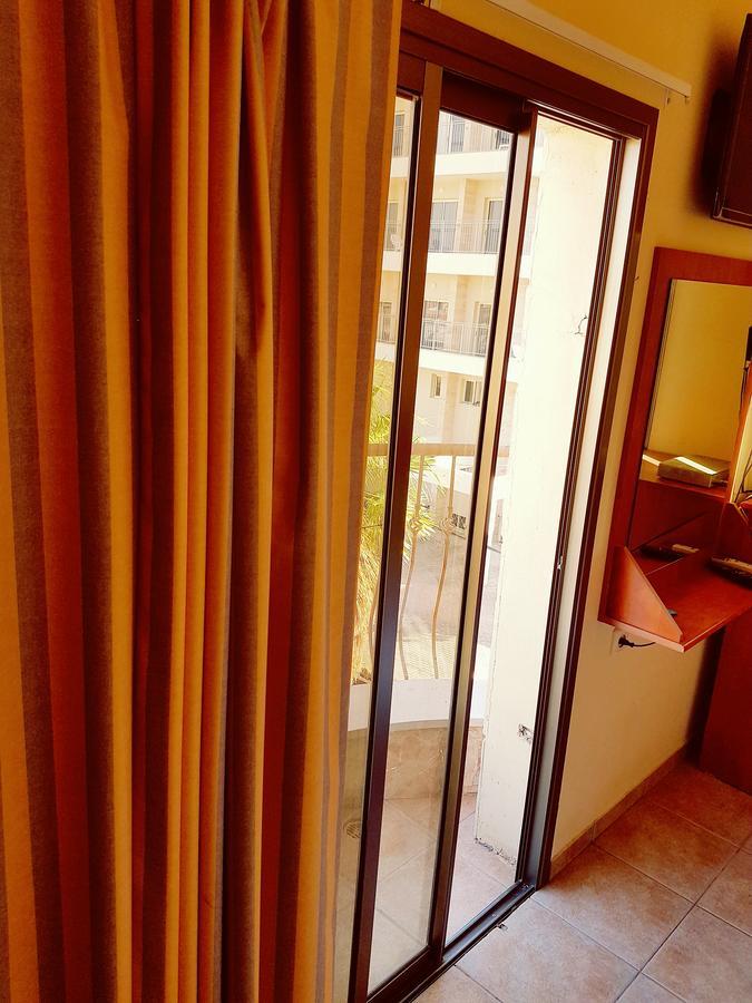 Faulty Towers Hotel Eilat Exterior photo